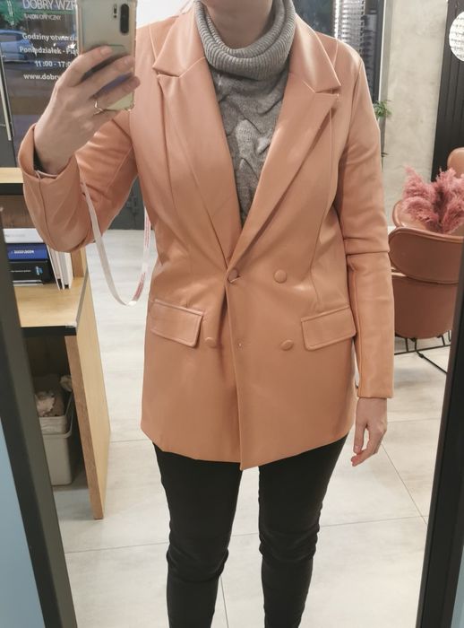 Brzoskwiniowa marynarka z eko skóry missguided tall 40