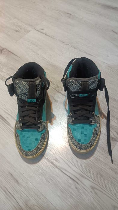 wyjątkowe kolorowe buty Supra sneakersy 42.5