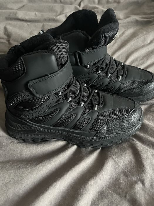 Продам зимові черевики для хлопчика розмір 40