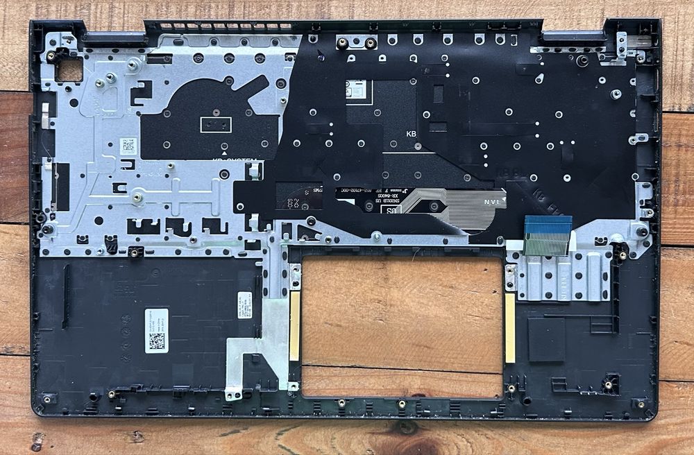 Palmrest klawiatura Dell Vostro 3520 3530 z USB C