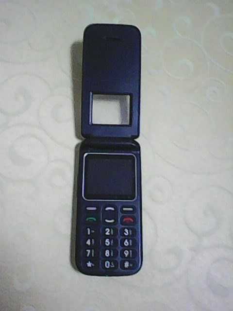 Telemóveis antigos, 1-SPC e 1 Alcatel, os dois de tampa de abrir