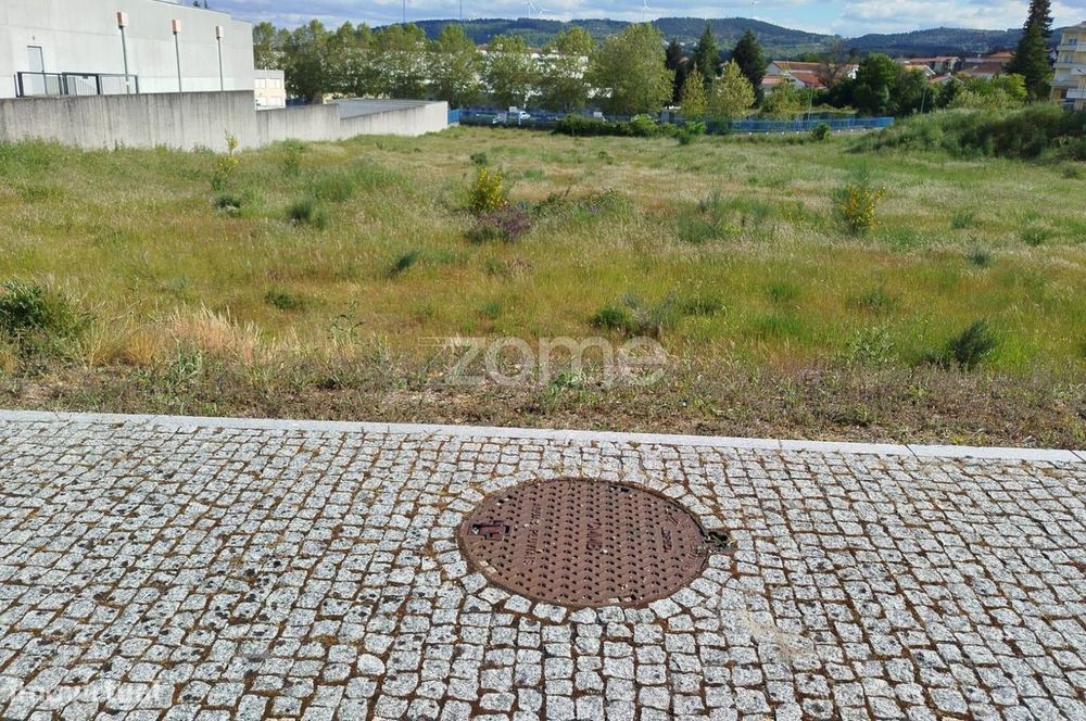 Land Plot, Moimenta da Beira