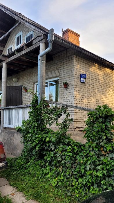 Будинок в селі Поничів