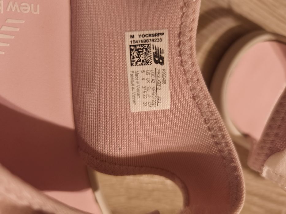 Nowe sandałki New Balance