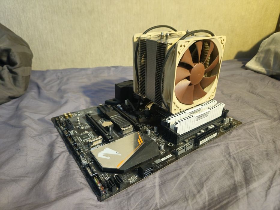 Комплект Ryzen 5 2600, 16 ГБ 3200 мгц і B450 плата