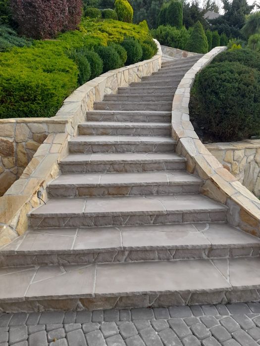 Układanie kamienia naturalnego