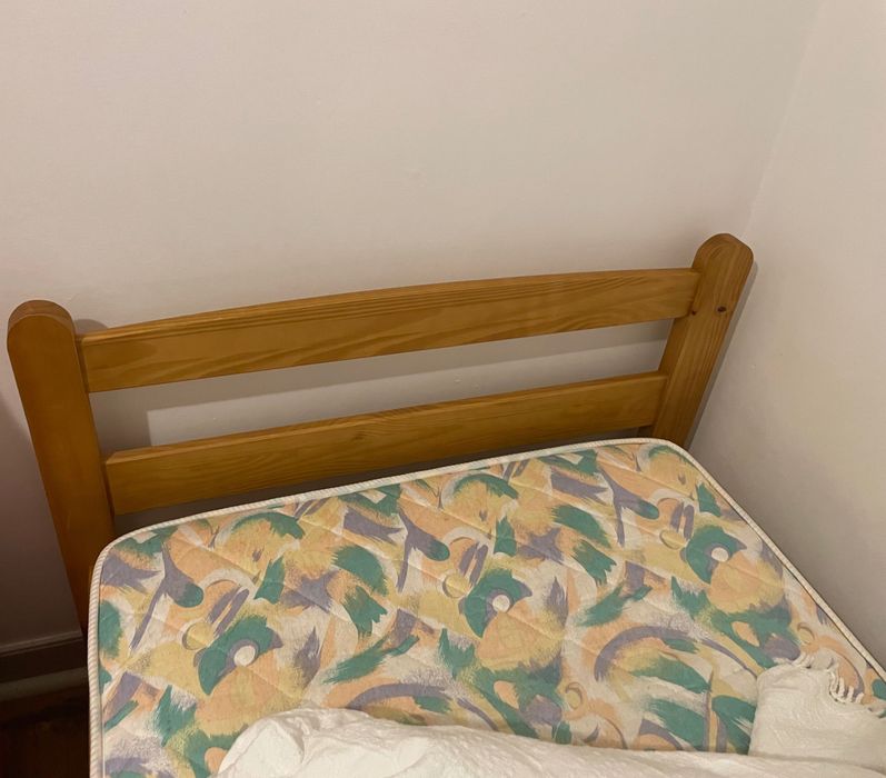 Cama de madeira 1 pessoa