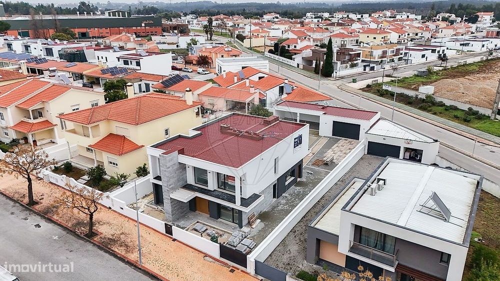Moradia T5 para venda