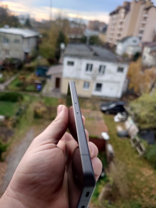 Топовий  японський флагман sharp r8pro