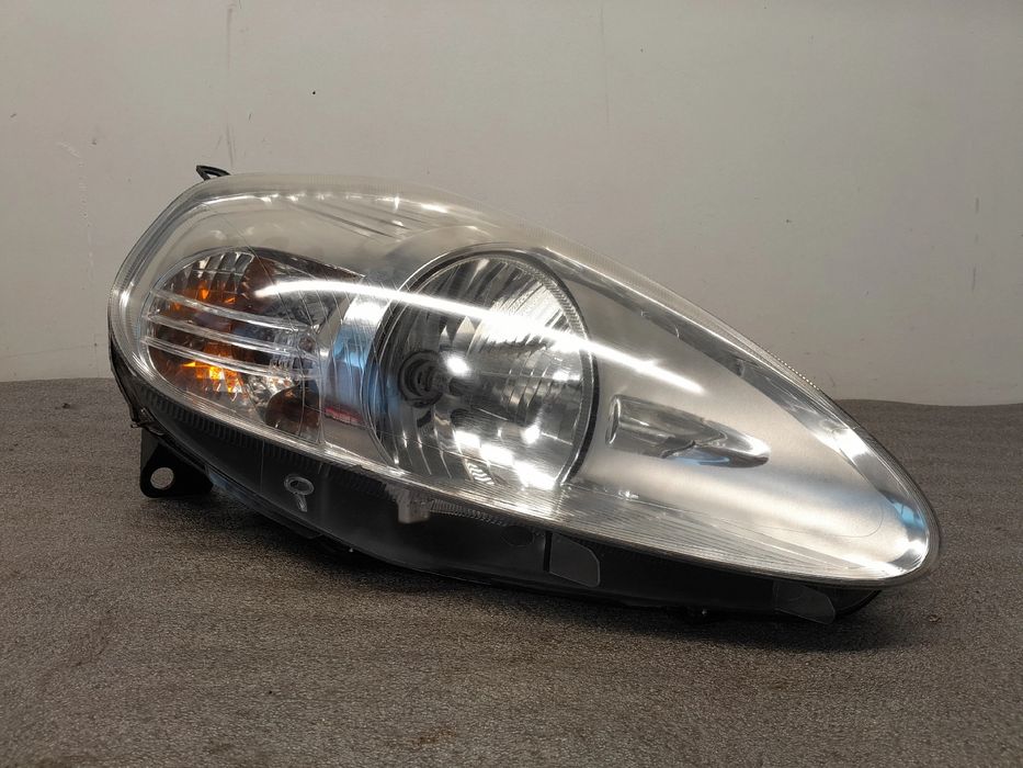 Ótica / farol direita FIAT Grande Punto (199_)