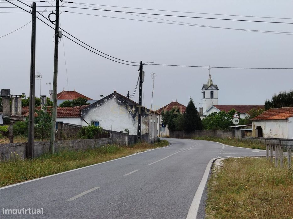 Lote com Viabilidade de Construção — Total 402 m²