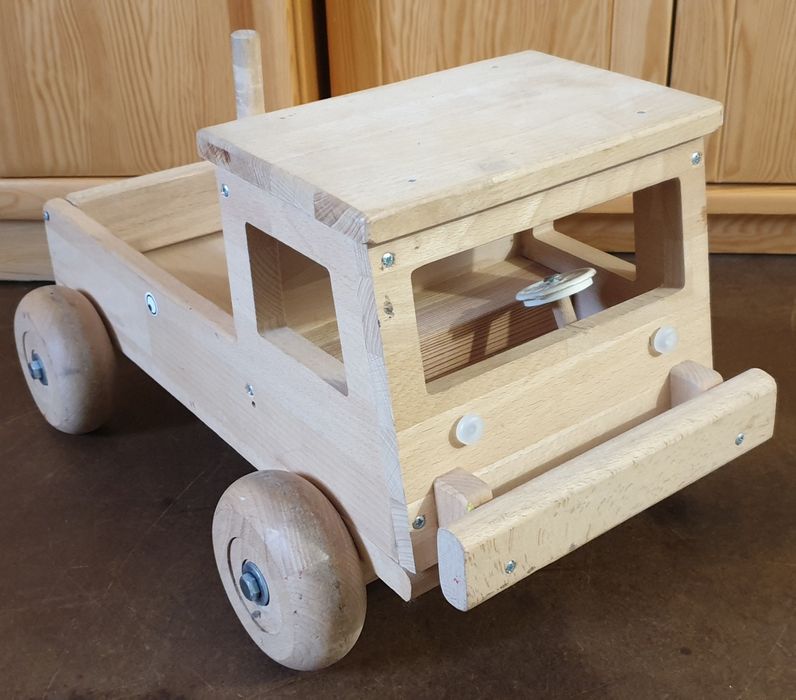 drewniane auto duże