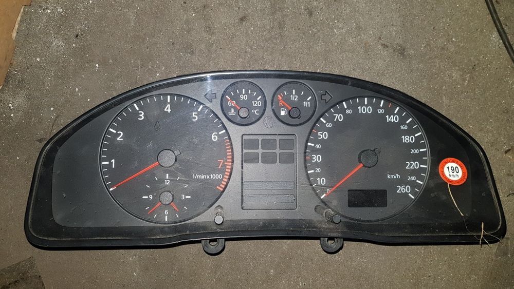 Licznik audi a4 1.8 20v