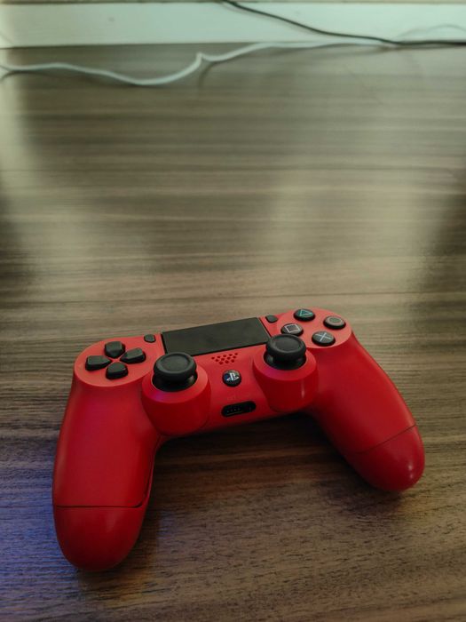 PS4 standard com pouca utilização