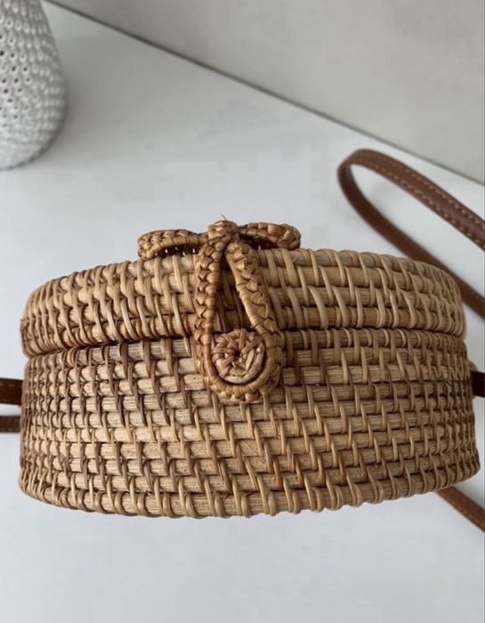 Плетена солом'яна сумочка із ротанга