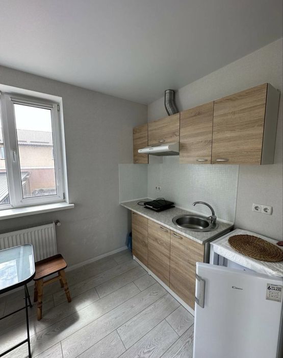 Оренда квартири це включно з ком.послугамив Хотові