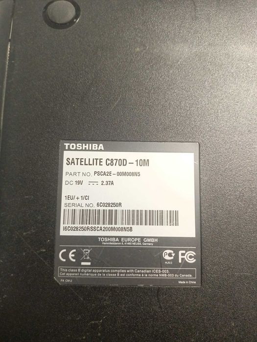 Laptop Toshiba 870D -10M - 17"