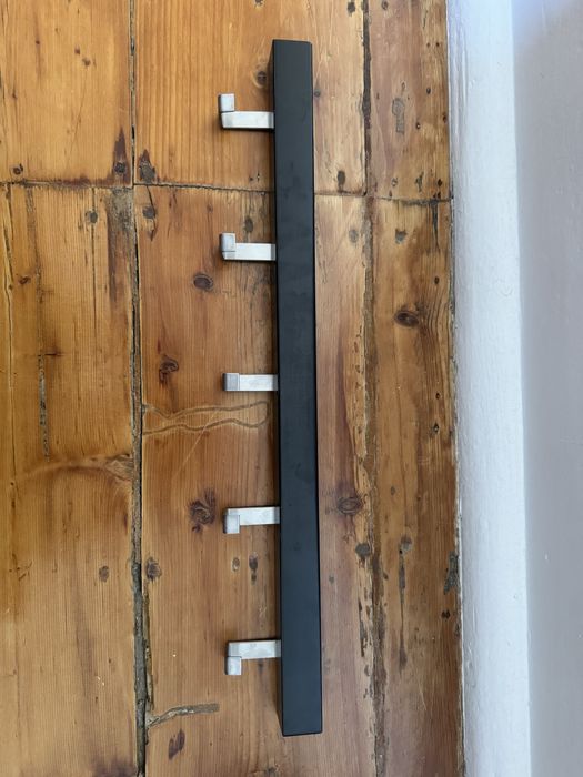 Cabide IKEA TJUSIG Preto 60 cm | Para Porta ou Parede | Bengaleiro