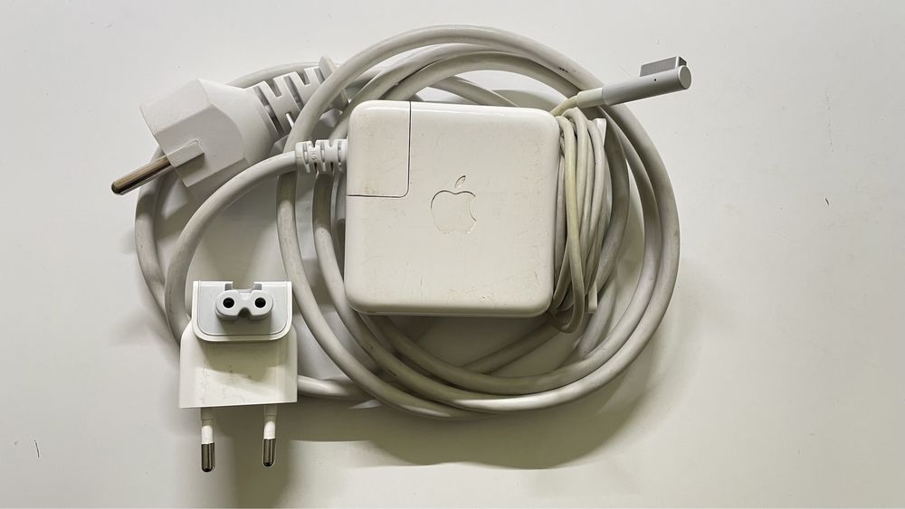 Fontes de alimentação originais Apple para MacBooks e Mac mini