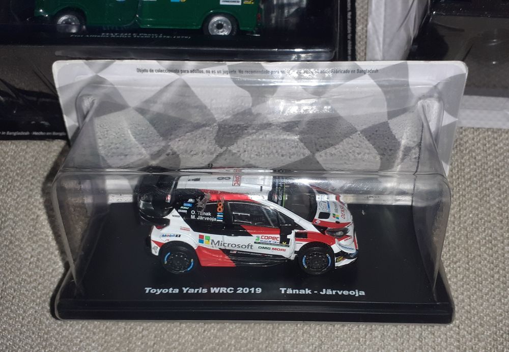 1/43 - Altaya - Rally (miniaturas) + Valentino Rossi Capacete