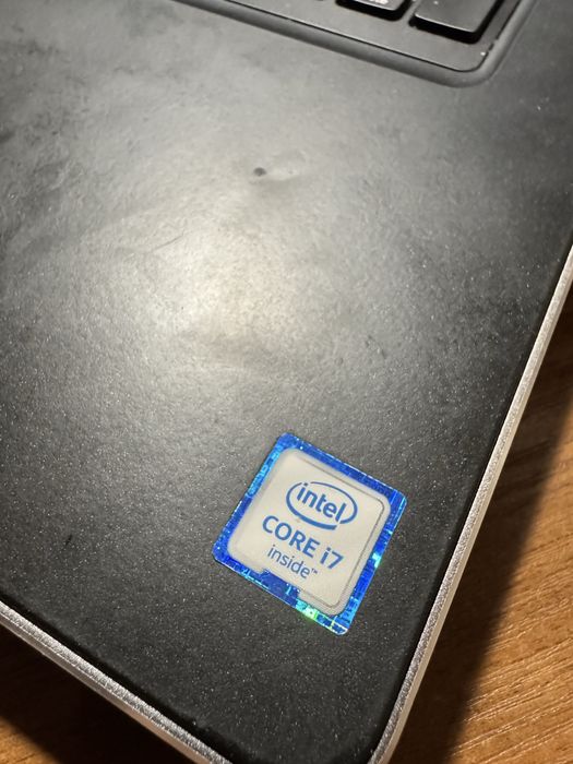 Dell Precision 7720: 17,2 IPS, 2 TB; RAM 24; відеокарта 6GB