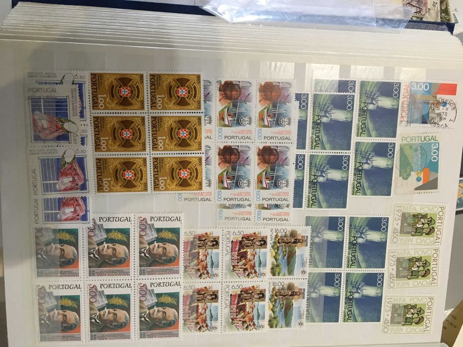 quadras do sofá do marido, selos que estão "práqui"