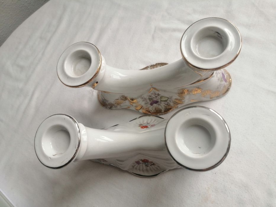 Stare sygnowane świeczniki z porcelany - Chodzież