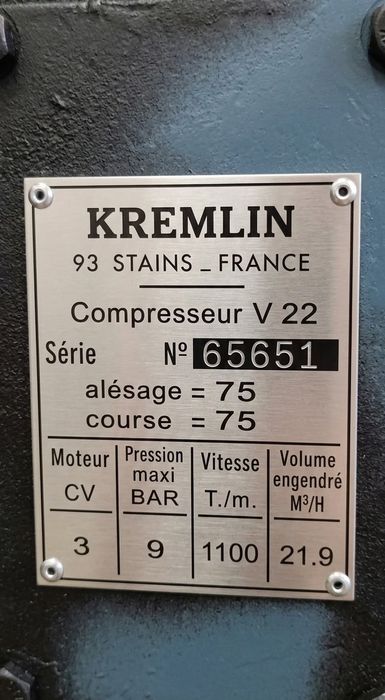 Compressor de Ar Industrial KREMLIN 300L - 3CV