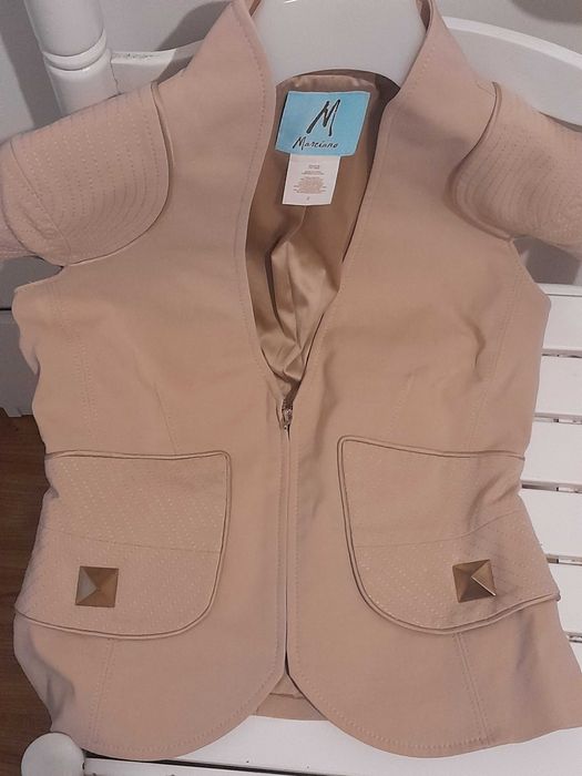 Colete, vestido, camiseiro