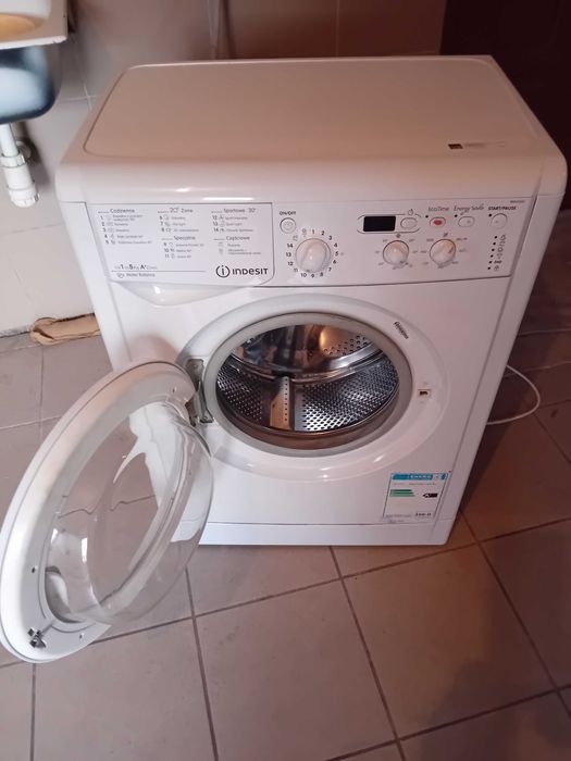Sprzedam pralkę Indesit