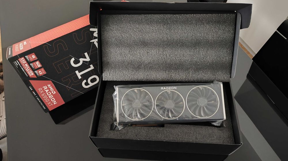 Placa Gráfica XFX Radeon RX 6950XT Speedster MERC Black Gaming 16GB