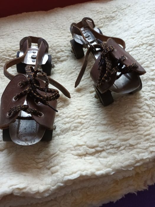 Wrotki z czasów PRL.