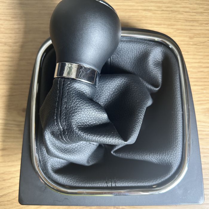 Чехол и ручка КПП (МКПП) Volkswagen Golf 5 6 / Jetta 5 6