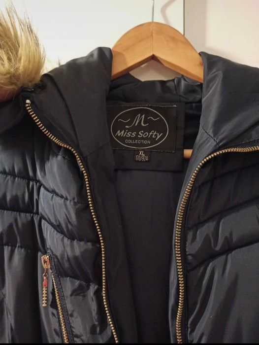 Płaszcz zimowy długa ciepła kurtka L XL granat pikowany ciepły kaptur