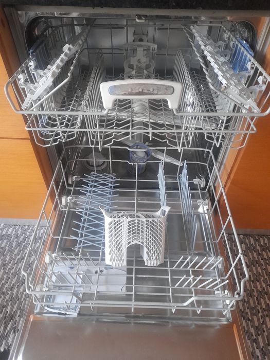 Máquina lavar loiça whirlpool avariada