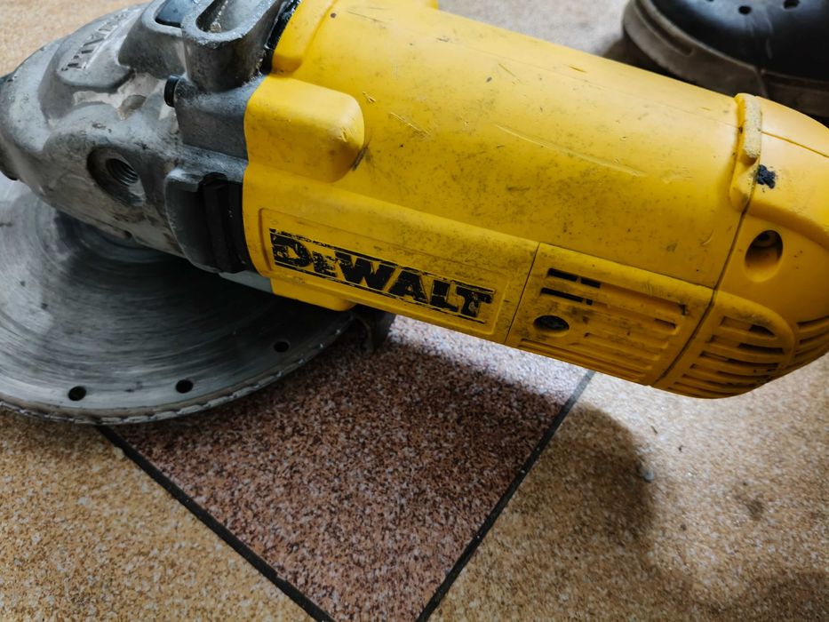 DeWalt szlifierka kątowa 230mm d28490