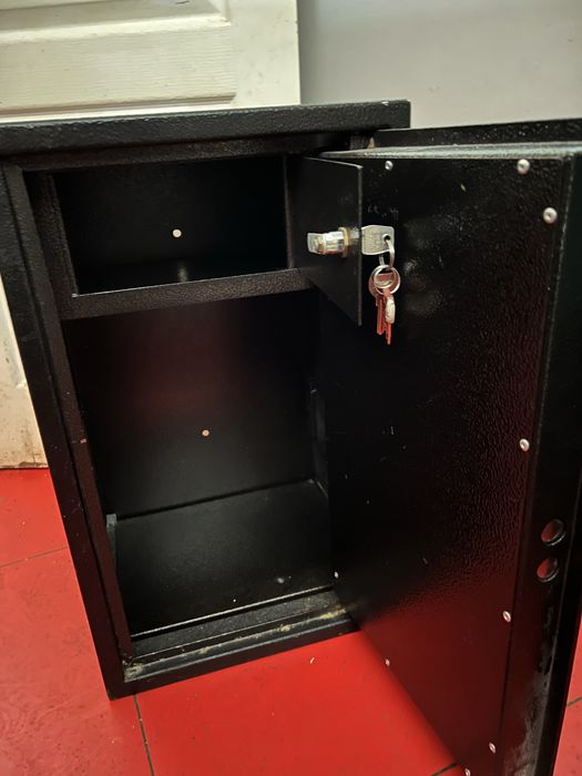 Сейф Лука ШО-065