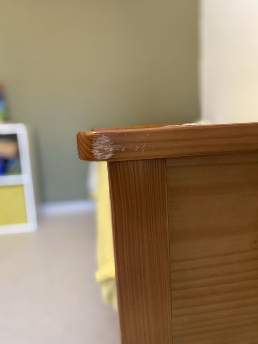 Cama de Solteiro em Pinho Mel + Colchão (8 meses de uso)