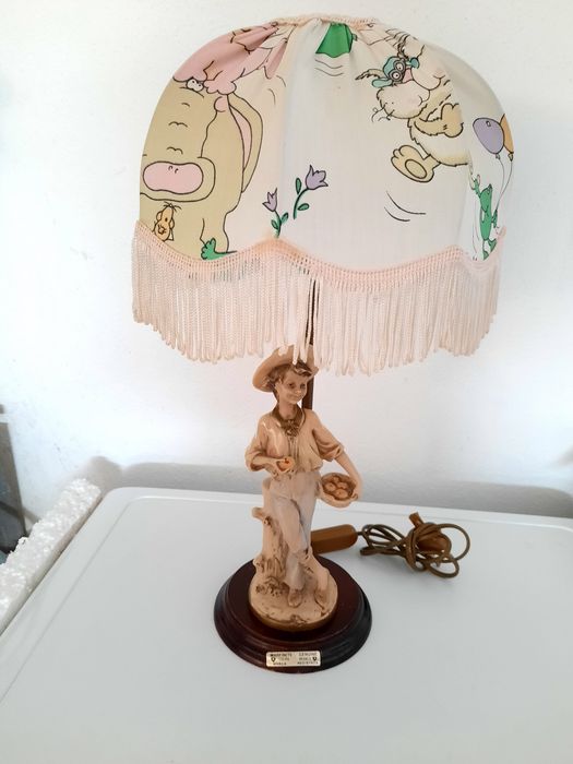 Candeeiro vintage em marfinite
