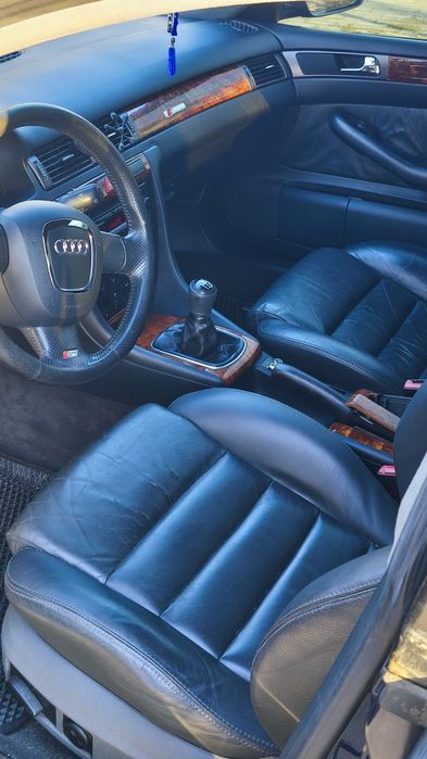 Автомобіль Audi A6