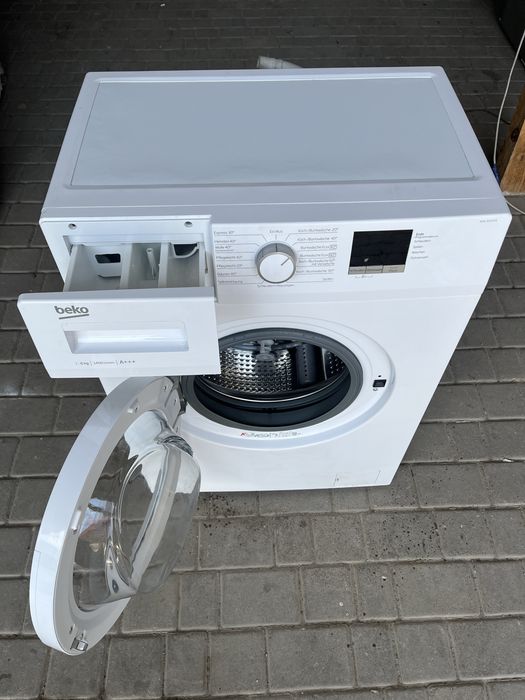 Пральна машина Beko SQ5 на 5 кг.Глибина 40 см.