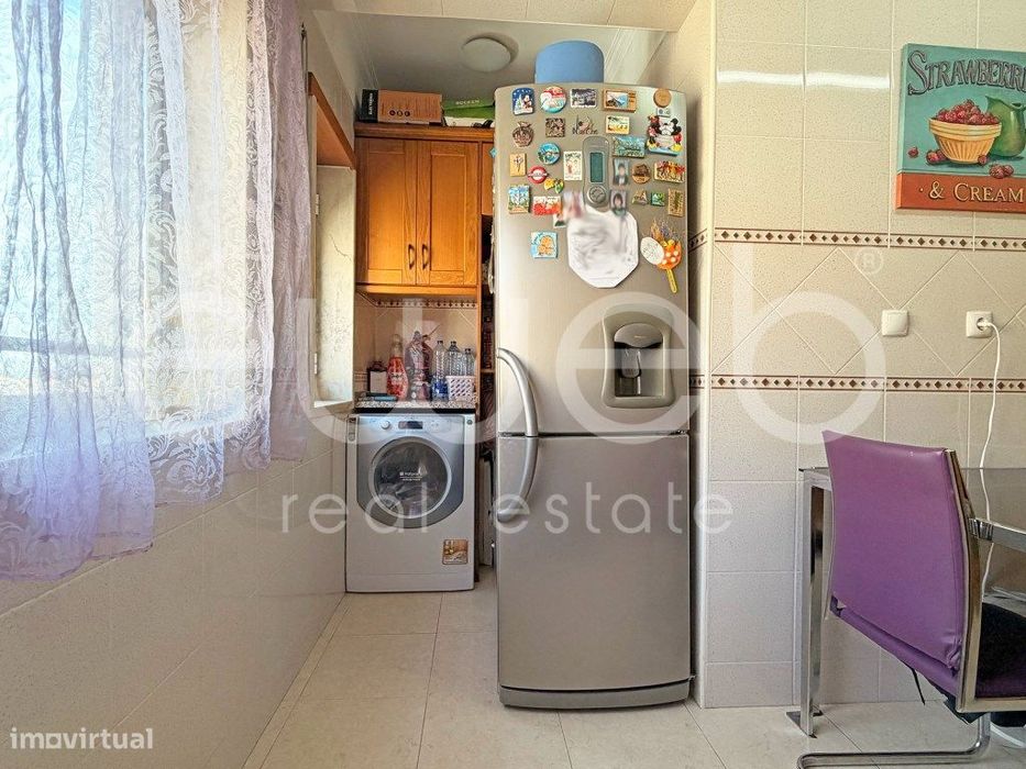 Apartamento T2 com arrecadação para venda na Quinta do Conde