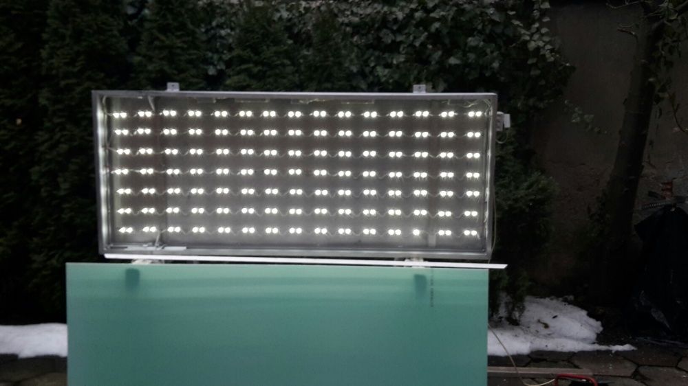 Reklama podświetlana