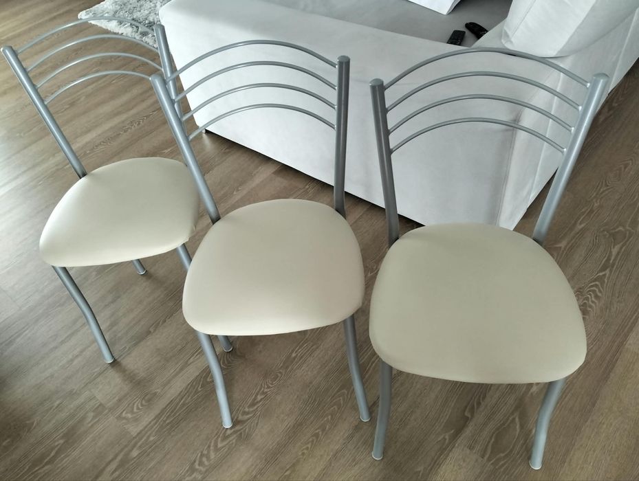 3 Cadeiras de cozinha/sala – 15€ cada ou 40€ conjunto