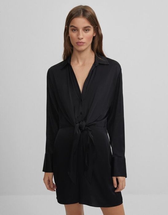 Vestido acetinado novo