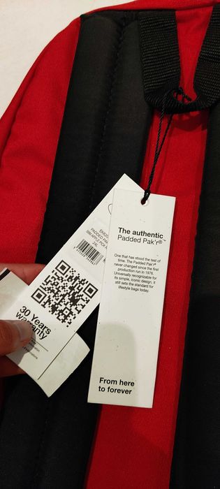 Mochila Eastpak vermelha NOVA