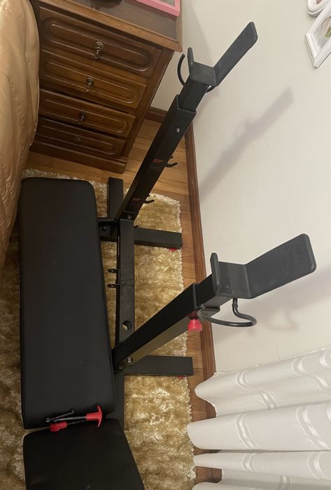 Banco de ginasio inclinavel com barra e pesos