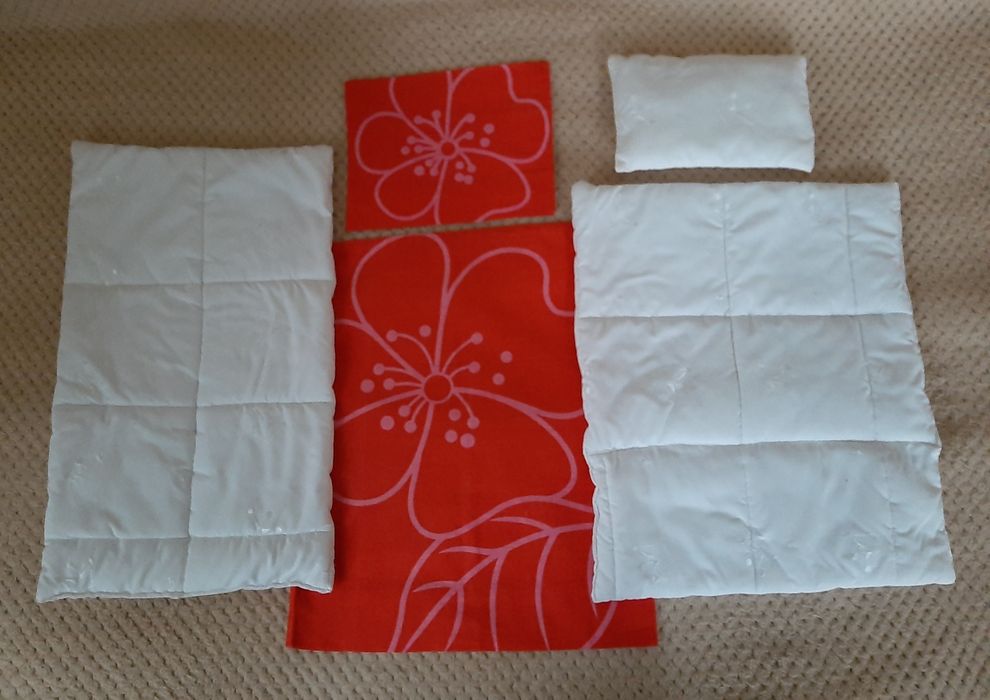 Набір постільної білизни для пупса