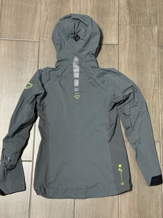 Куртка вітровка  Dynafit розмір S