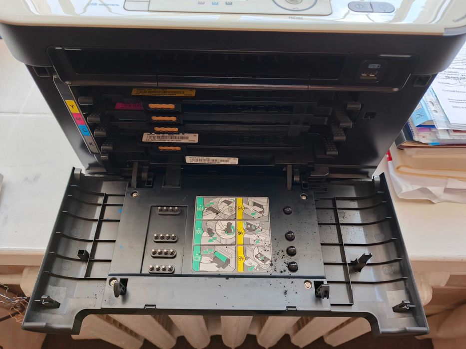 БФП Samsung CLX-3185N: принтер кольоровий, сканер, копір